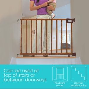 Summer Infant Deluxe Stairway Wood Gate